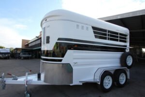 Angle load horse floats